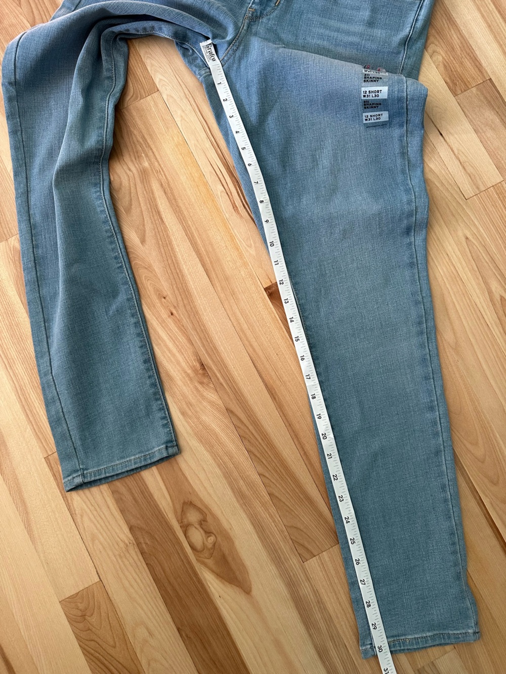 Levi's Women's Light Blue Skinny Jeans - Picture 11 of 11